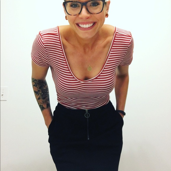 Meet Your Posher: Jenna - Picture 2 of 7